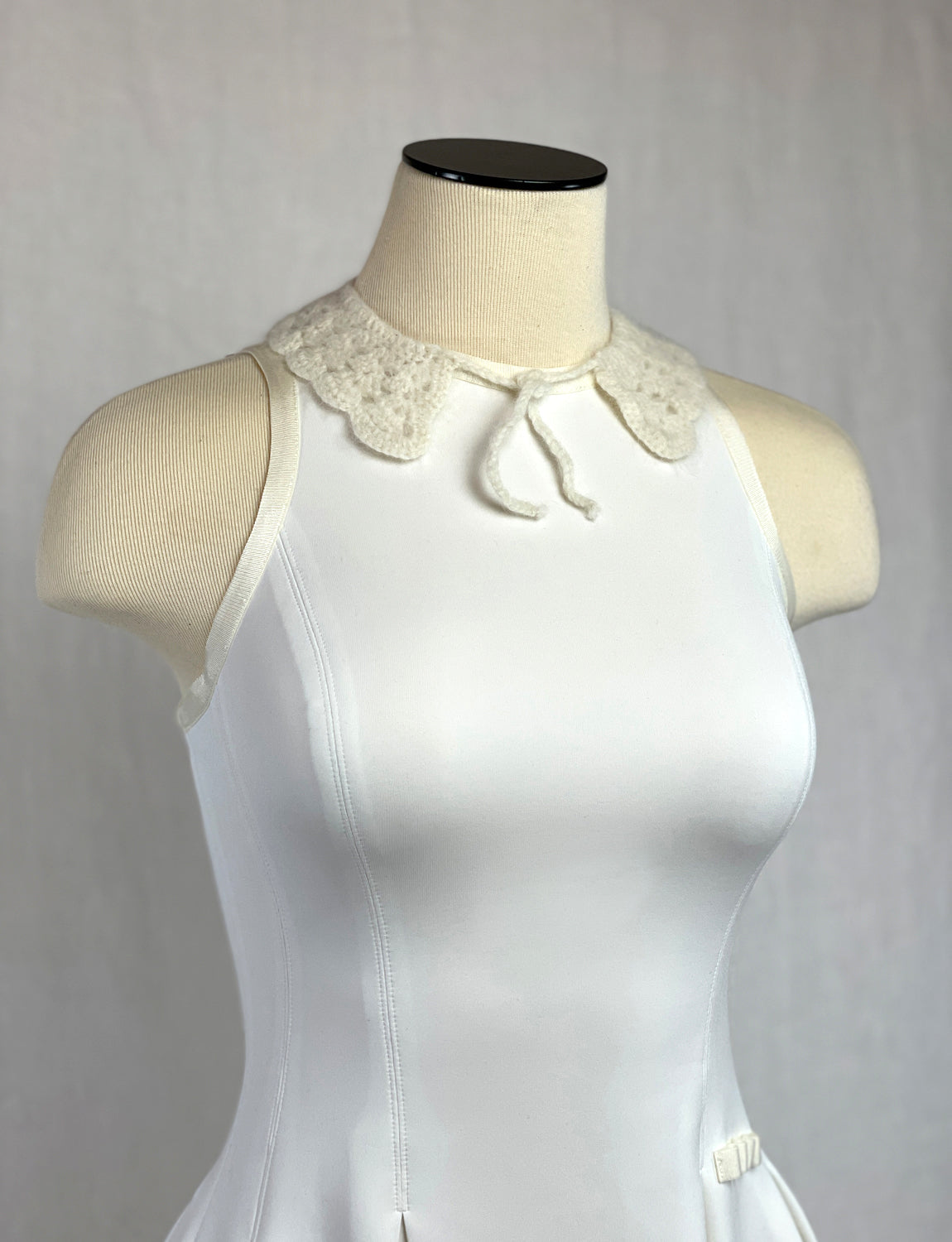 Vintage Lace Collar HEDGE
